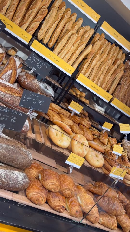 Rayonnage de pains et viennoiseries
