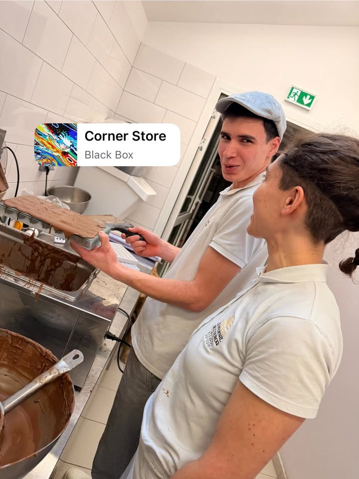 Équipe au comptoir